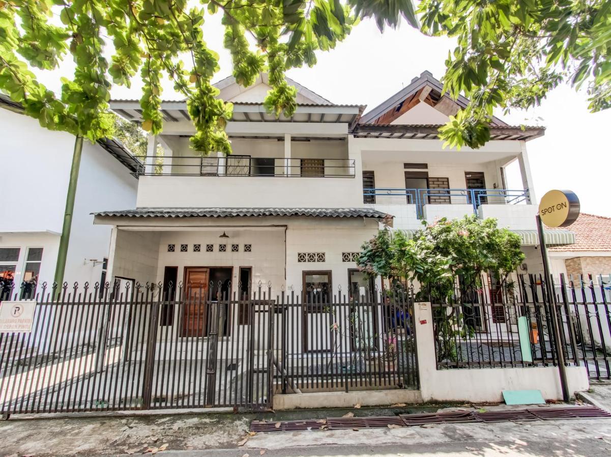 สปอต ออน 91374 เอเชีย สเตย์ เซอมารัง Hotel ภายนอก รูปภาพ