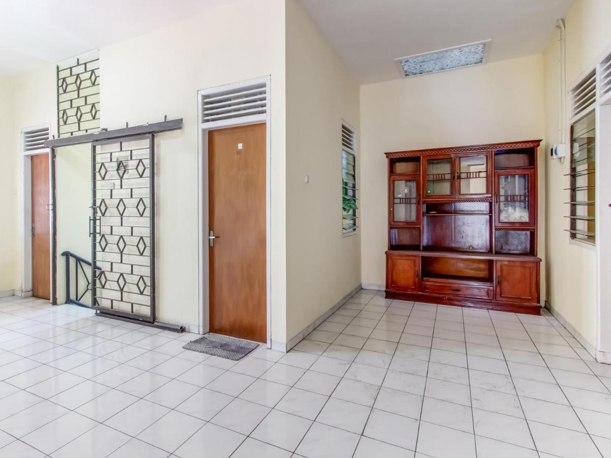 สปอต ออน 91374 เอเชีย สเตย์ เซอมารัง Hotel ภายนอก รูปภาพ