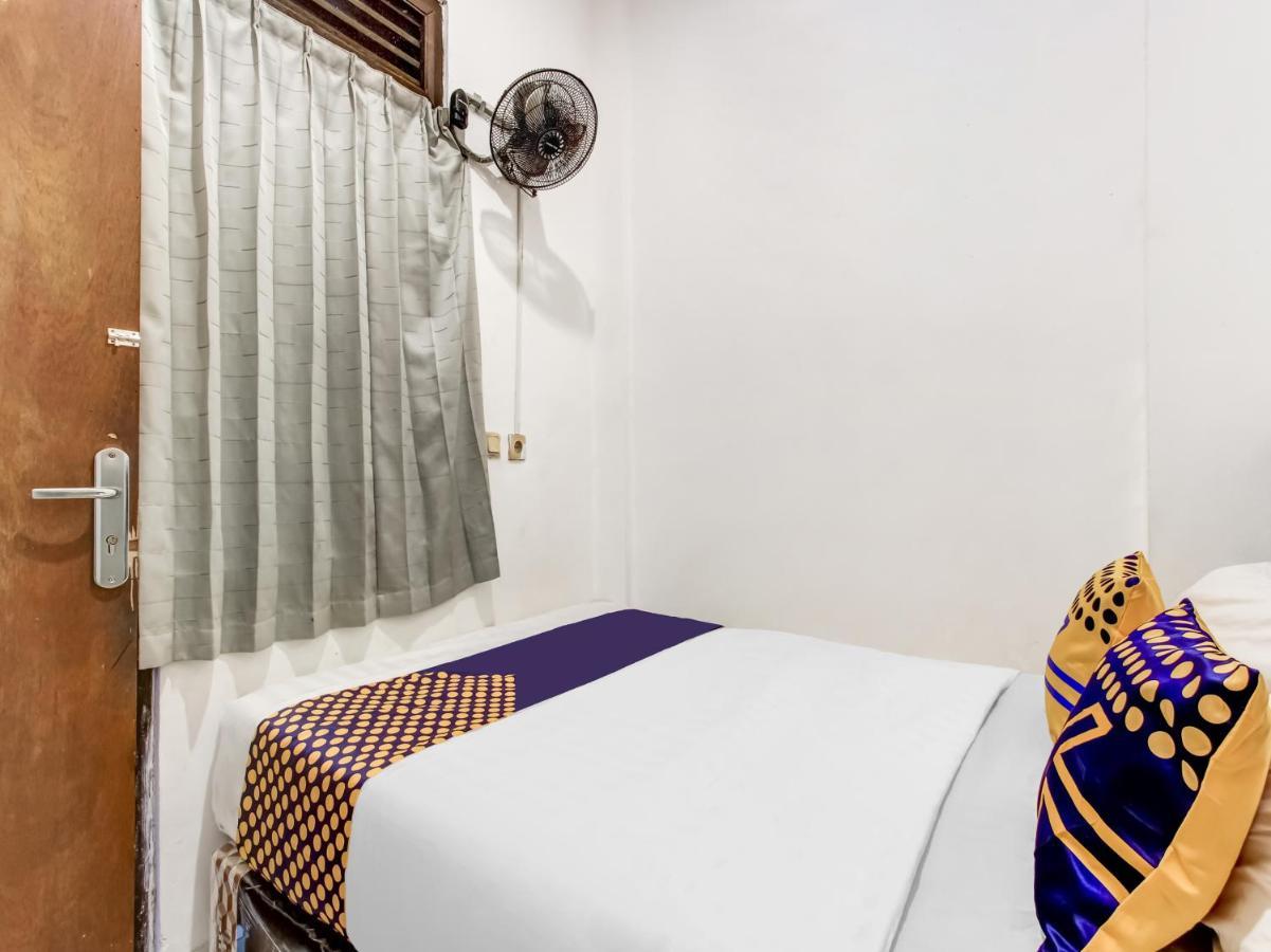 สปอต ออน 91374 เอเชีย สเตย์ เซอมารัง Hotel ภายนอก รูปภาพ