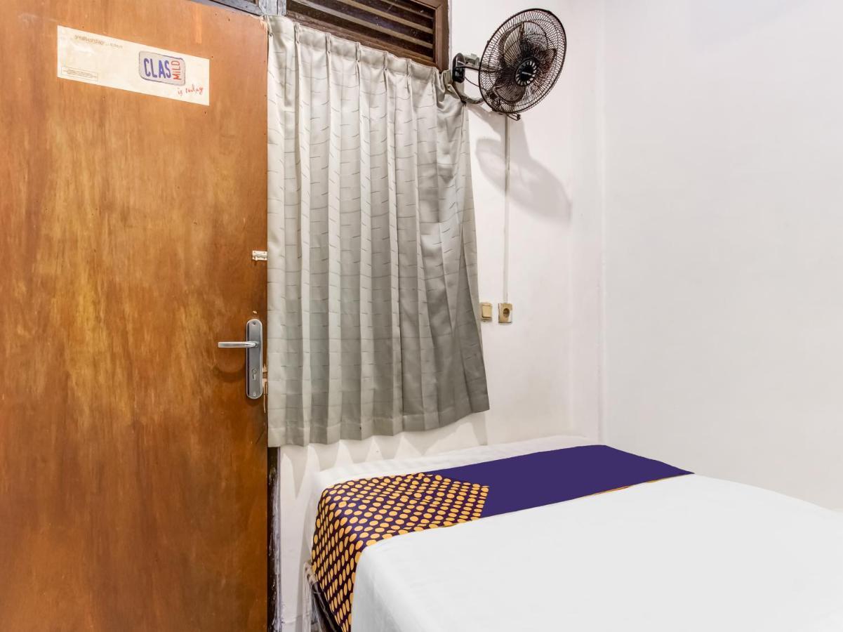 สปอต ออน 91374 เอเชีย สเตย์ เซอมารัง Hotel ภายนอก รูปภาพ