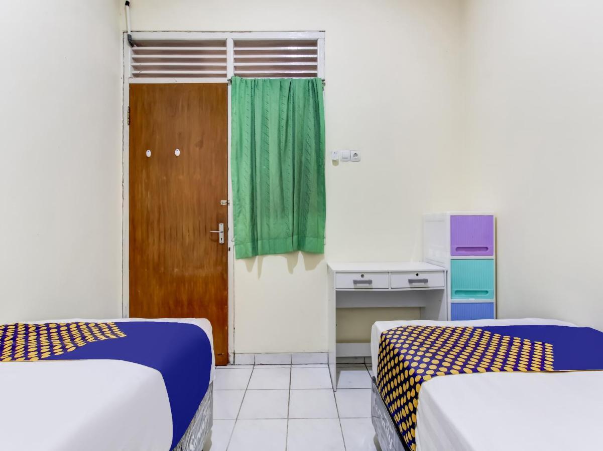 สปอต ออน 91374 เอเชีย สเตย์ เซอมารัง Hotel ภายนอก รูปภาพ